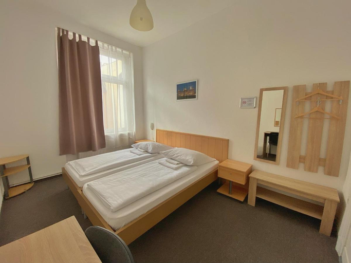 Bedroom 4, Intervarko, Berlin