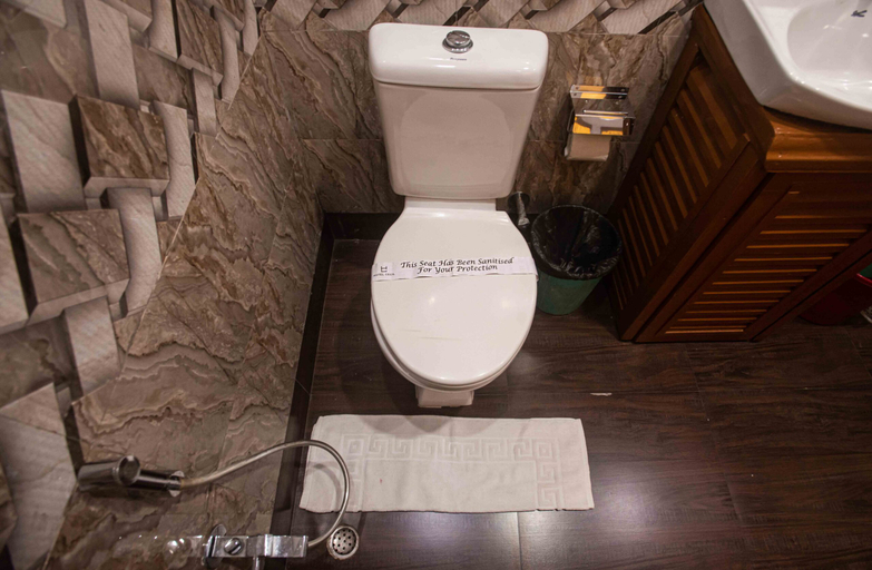 Bathroom 3, Hotel Cecil, Kolkata