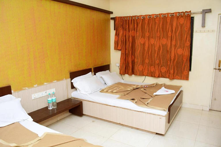 Bedroom 4, Hotel Sai Varsha, Ahmadnagar