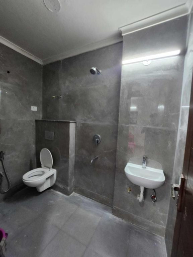 Bathroom 5, Hotel Heven , Delhi