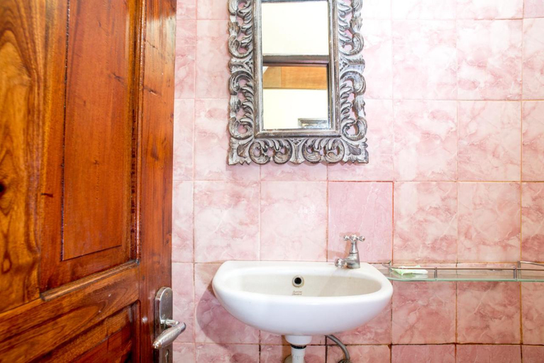 Bathroom, Shindu Home Stay, Gianyar