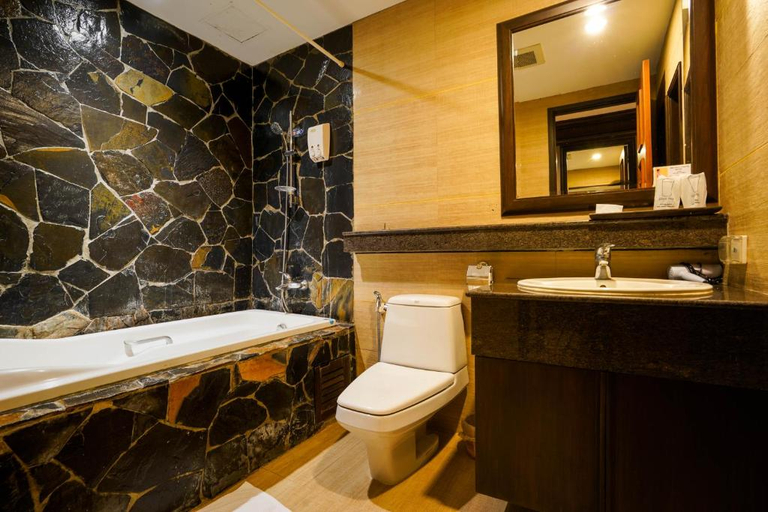 Bathroom 5, Baan Sukhumvit Inn Soi 18, Khlong Toey