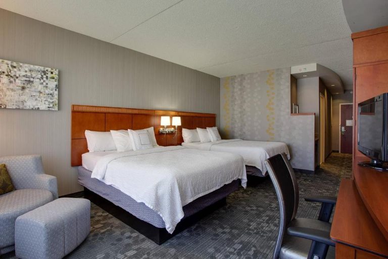 Bedroom 5, Courtyard Republic Airport Long Island/Farmingdale, Suffolk