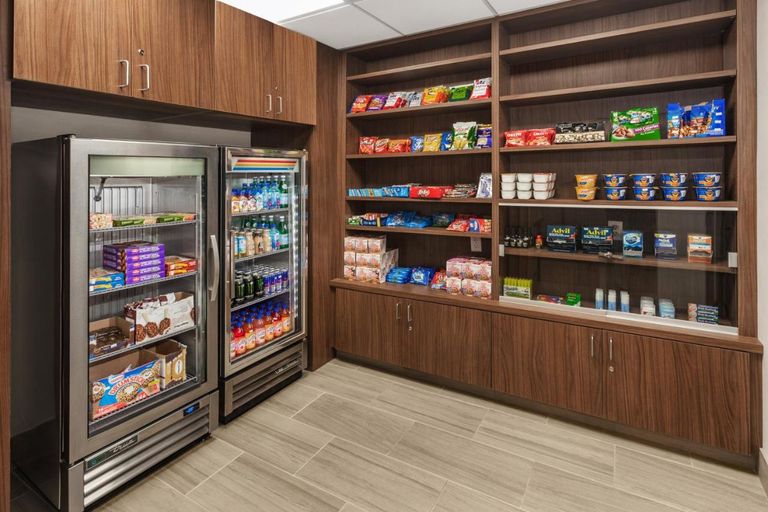 Food & Drinks 5, Holiday Inn Express & Suites PROVIDENCE-WOONSOCKET by IHG, Providence