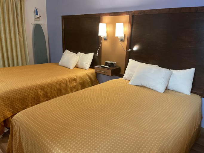 Bedroom 2, Scottish Inn - North Tonawanda, Niagara