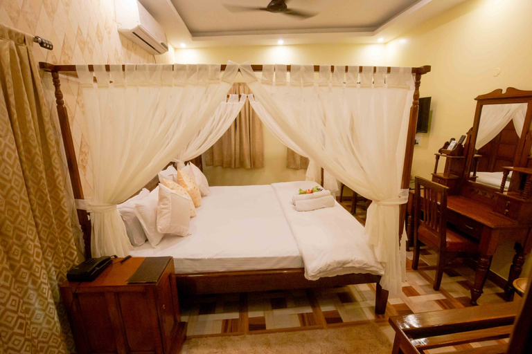 Bedroom 2, Hotel Cecil, Kolkata