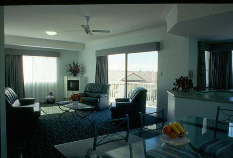 Others 5, Runaway Bay Motor Inn, Gold Coast