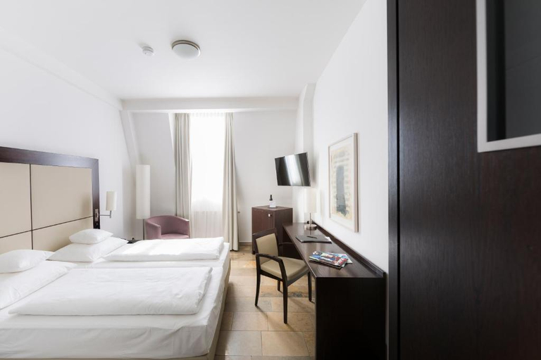 Bedroom 4, Devin Art Hotel, Düsseldorf