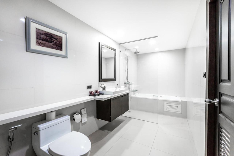 Bathroom 4, Hotel Royal Suites, Bangalore