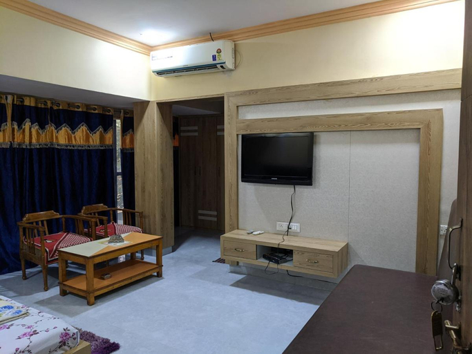 Others 5, Hotel Shivneri, Bilaspur