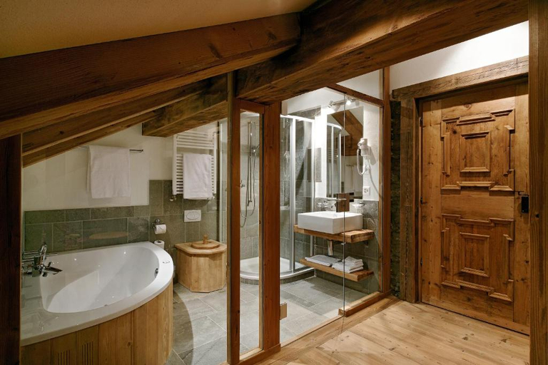Bathroom 4, Hotel Gracherhof Gourmet & Spa, Visp