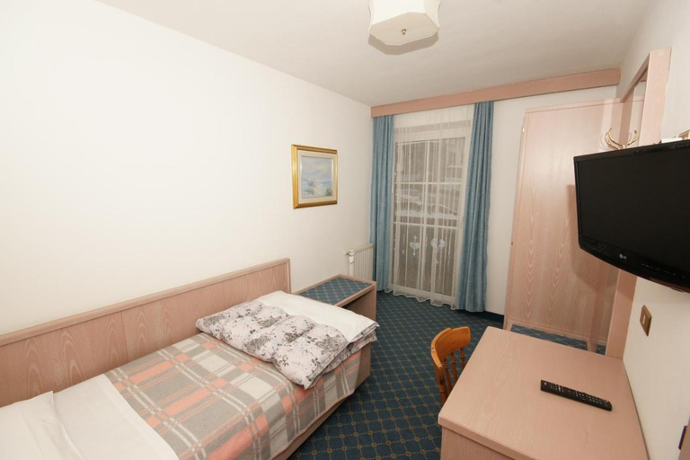 Bedroom 5, Hotel Villa Mozart, Trento