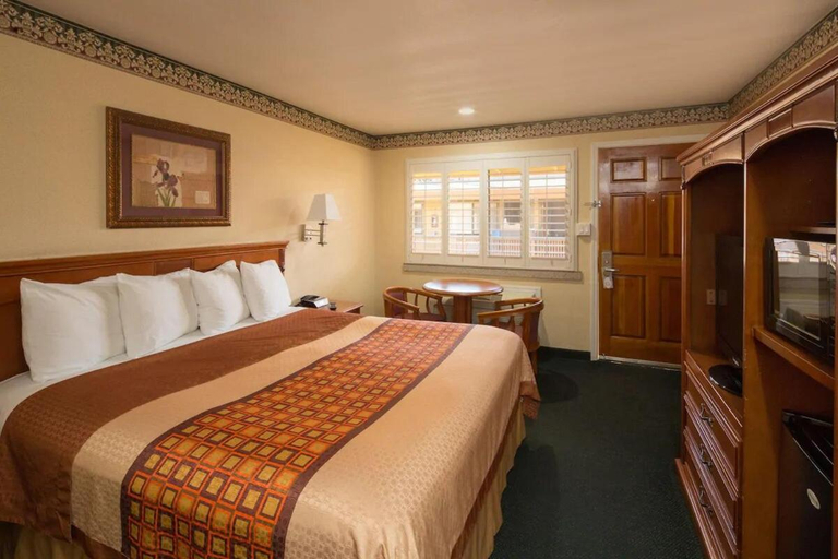 Bedroom 5, Geary Parkway Motel At Mine Hospitality, San Francisco