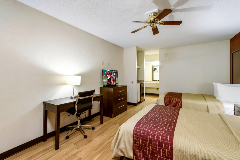 Bedroom 3, Red Roof Inn & Suites Statesboro - University, Bulloch