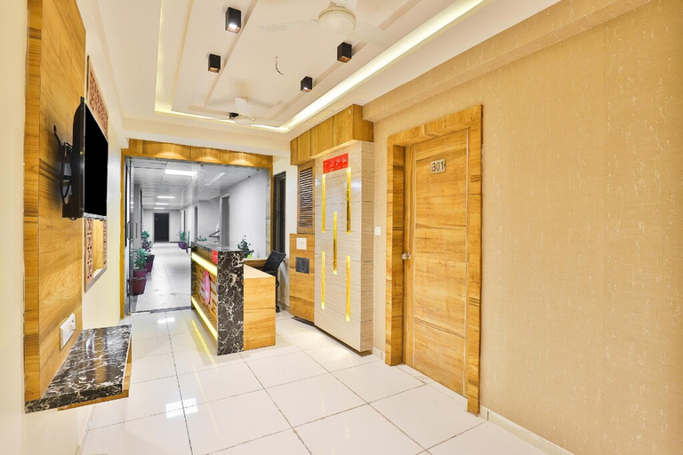 Others 4, hotel suncity, Gandhinagar