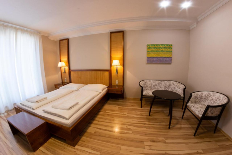 Bedroom 2, Dabas Hotel, Dabasi