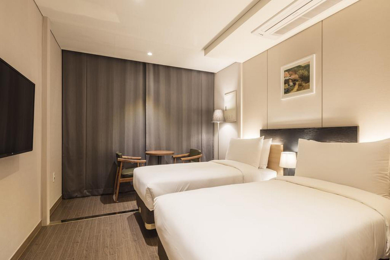 Bedroom 3, The First Stay Hotel, Gangseo