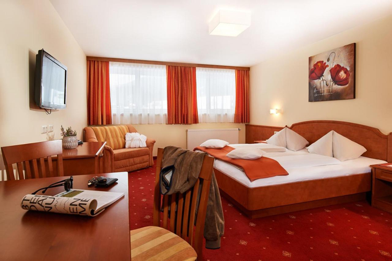 Bedroom 3, Hotel Kerschbaumer, Hallein