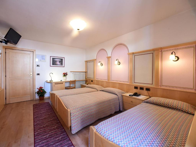 Bedroom 2, Hotel Adriana, Savona