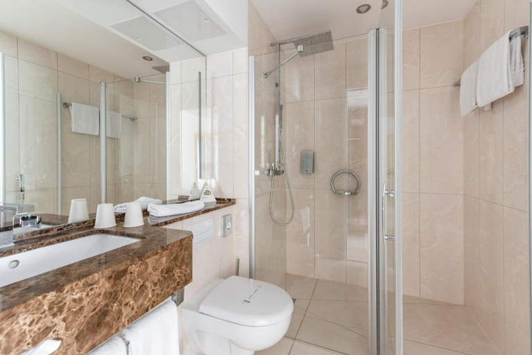 Bathroom 4, AdvaStay by KING's, München