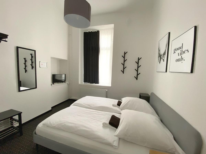 Bedroom 3, Intervarko, Berlin