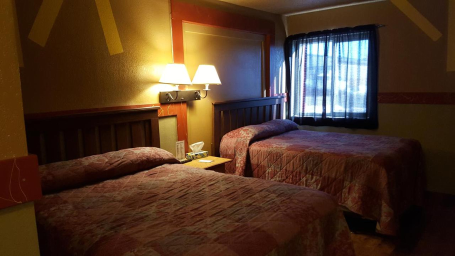 Bedroom 5, Earth Inn Motel - Jackson, Jackson