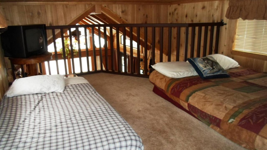 Bedroom 2, Cedar Pines Resort, El Dorado