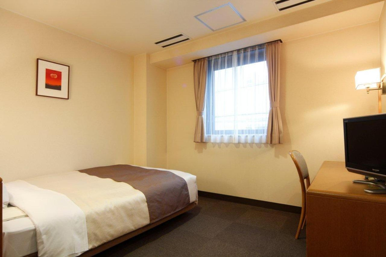 Bedroom 5, Hotel New Shizuoka, Shizuoka
