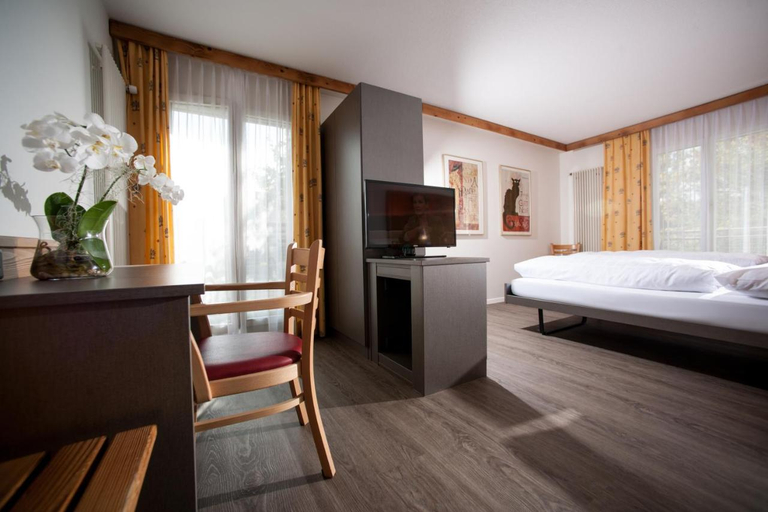 Bedroom 5, SEELANDHOTEL Weisses Kreuz, Aarberg
