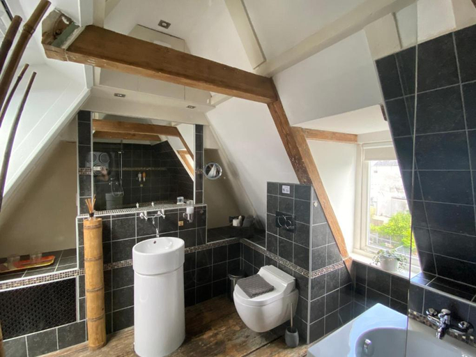 Bathroom 5, Barangay B&B, Amsterdam