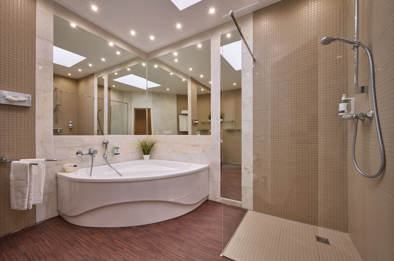 Bathroom 3, Cityhotel Kaiser Karl, Städteregion Aachen