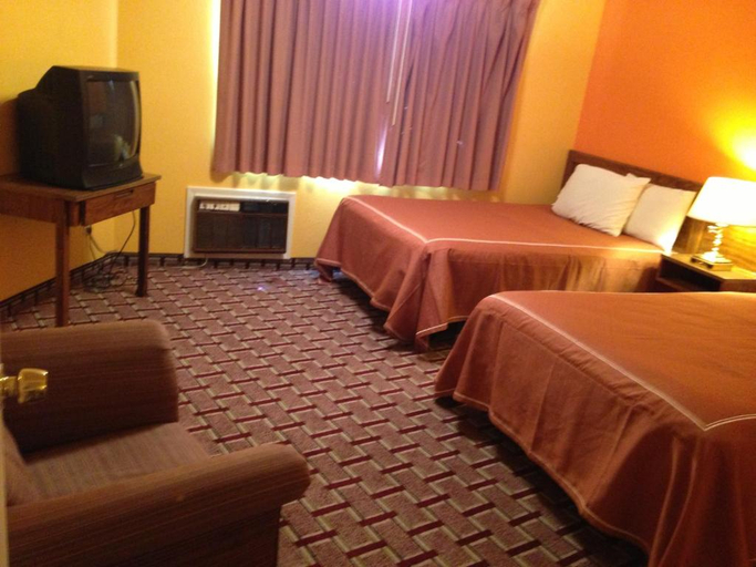 Bedroom 2, Red Carpet Inn Niagara Falls, Niagara