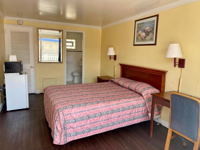 Bedroom 5, Downbeach Inn, Atlantic