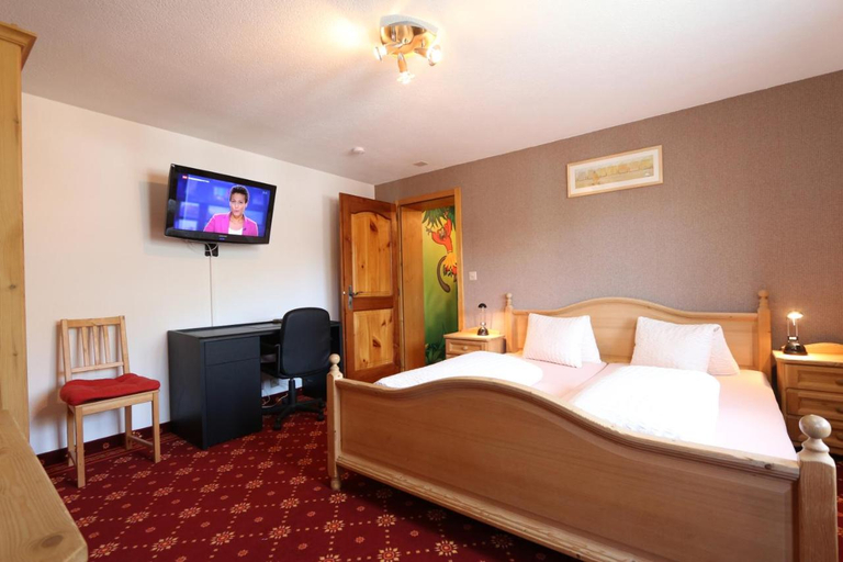 Bedroom 5, Hotel Edelbock, Visp