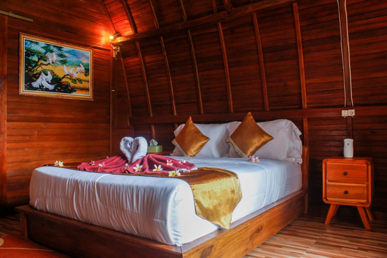 Bedroom, D Khaylas, Bangli