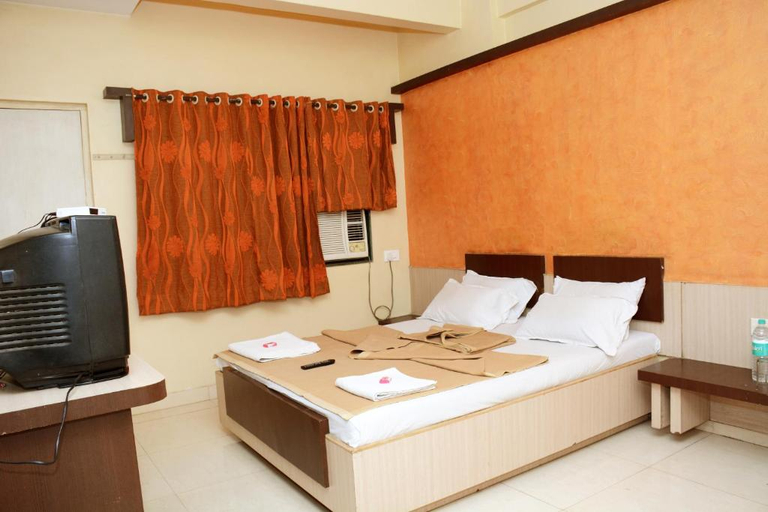 Bedroom 4, Hotel Sai Varsha, Ahmadnagar