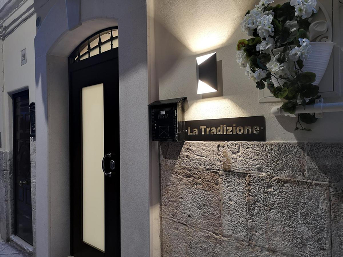 Others 5, La Tradizione, Bari