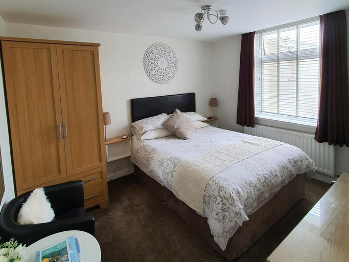 Bedroom 2, Tregarthen - Adult Only, Cornwall