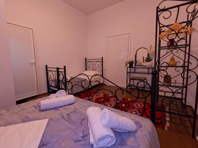 Bedroom 5, InTown Guesthouse Shkoder, Shkodrës
