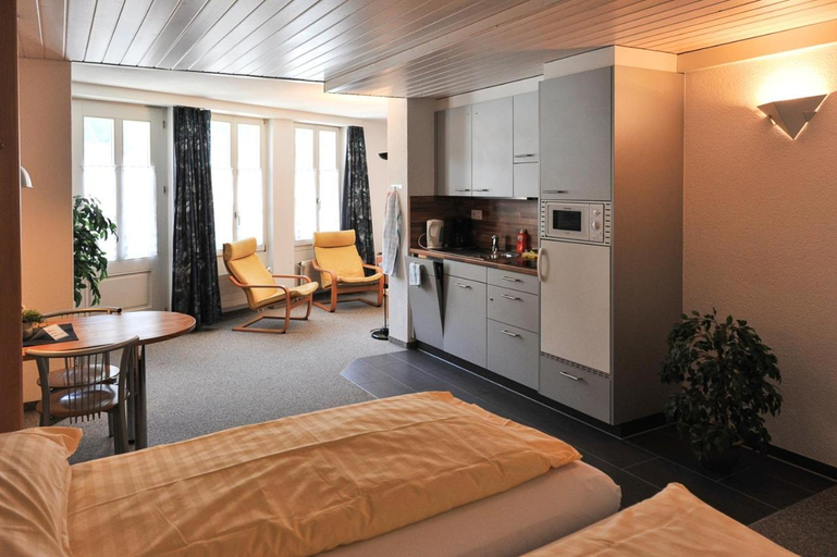 Bedroom 5, Hotel Oberland