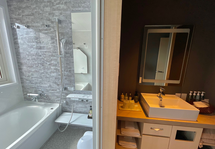 Bathroom, Amenohi To Yuyake, Chitose