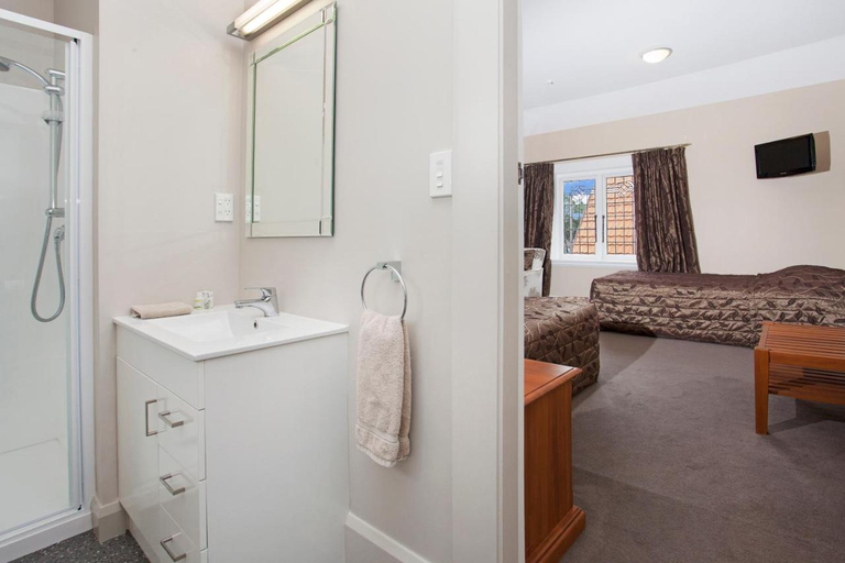 Bathroom 3, Homelea Bed and Breakfast, Christchurch