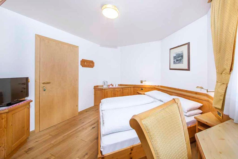 Bedroom 5, Hotel Garni Morene, Bolzano