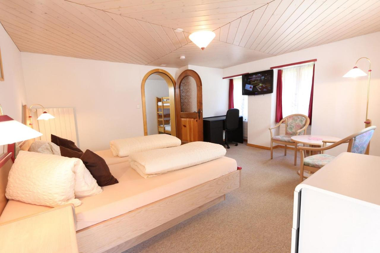 Bedroom 2, Hotel Edelbock, Visp