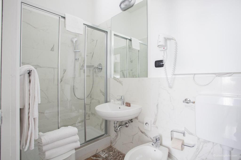 Bathroom 4, Boutique Hotel Liberty 1904, Bologna