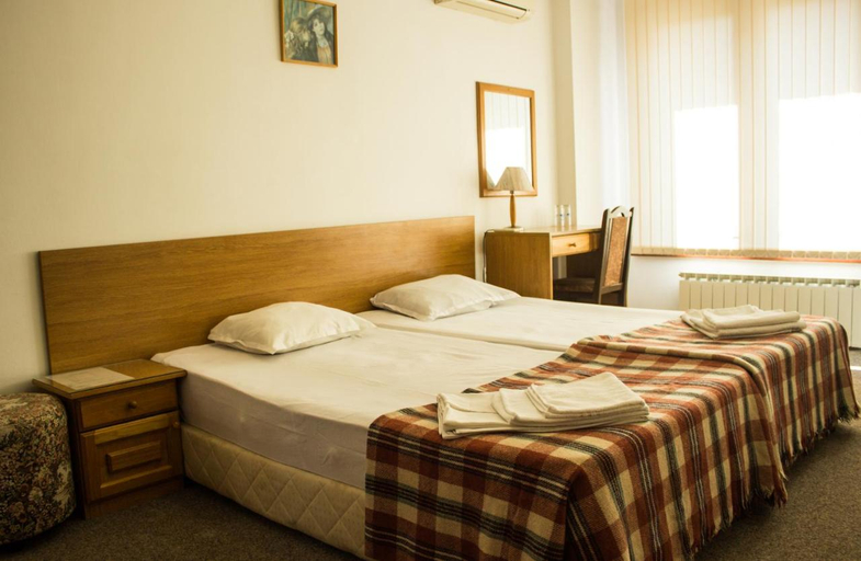 Bedroom 3, Family Hotel Saint Iliya, Burgas