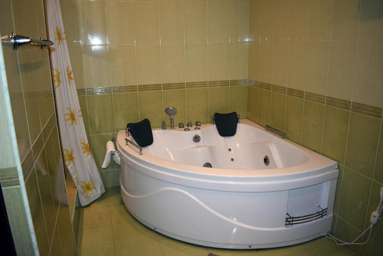 Bathroom, Royal Palace Hotel