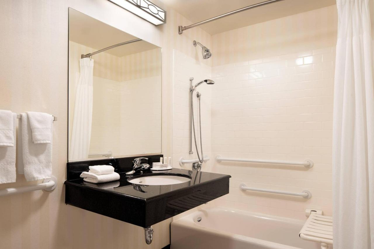 Bathroom 5, Fairfield Inn & Suites Redding, Shasta