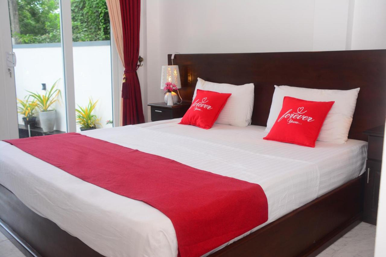 Bedroom 2, Concey Transit Hotel Airport view, Katana