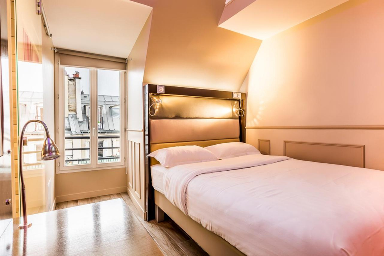 Bedroom 3, District Republique, Paris